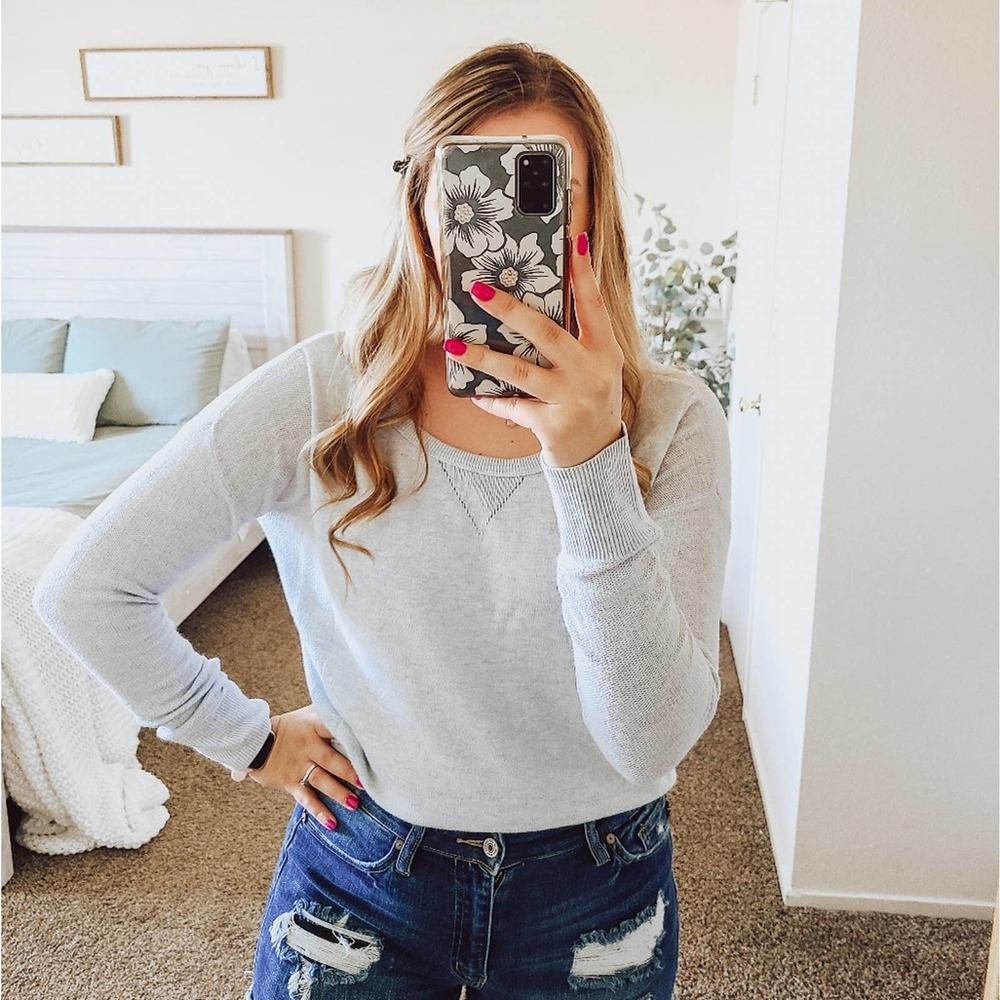 American Eagle Cropped Long Sleeve Shirt